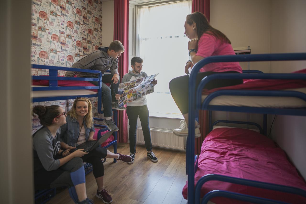 1 Bett im 4-Bett-Schlafsaal für Frauen mit Bad